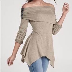 Venus Grommet Detailed Top in Oatmeal-Size Medium (#439)